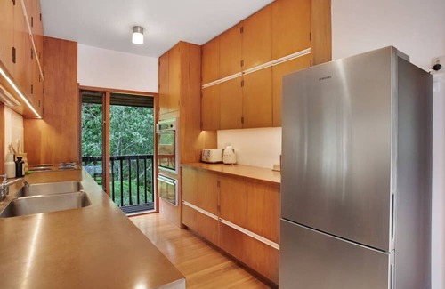 Northcote Maison | Woodside Retreat with Sauna, Ice Bath and BBQ