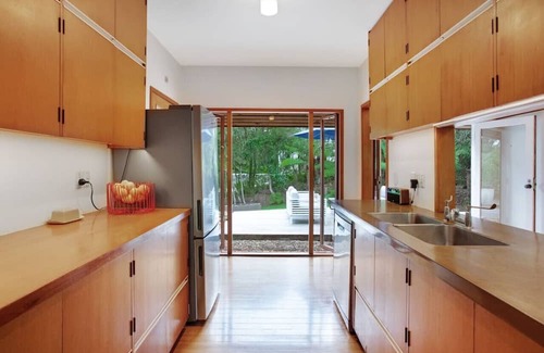 Northcote Maison | Woodside Retreat with Sauna, Ice Bath and BBQ