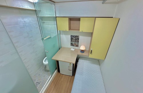 Noryangjinil-tong Cabine | Cozy Room: 30 Seconds from Noryangjin Station, Prime Location in Seoul