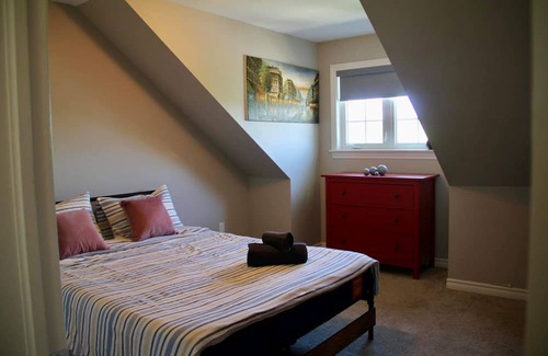 Ottawa Division Maison | Welcome to our SweetHome1 the cozy comfort.