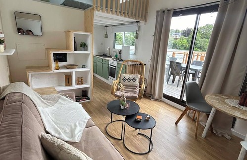 Domalain Cabine | Unusual accommodation: accommodation on the water