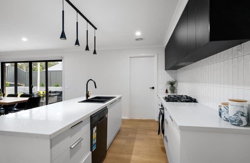 Thurgoona Maison | Albury Oasis Summary: