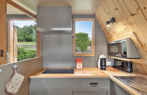 Bolvir Maison | Holiday Home 'Cabanya Amb Encant' with Mountain View, Terrace and Garden