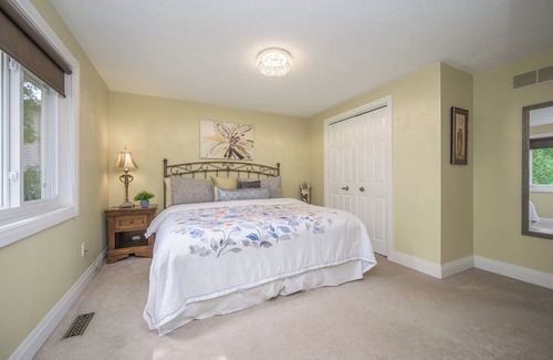 Hamilton Maison | STUNNING EXECUTIVE HOME- FURNISHED!!!