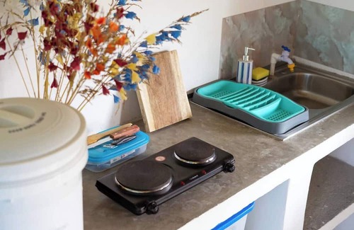 El Paredon Maison | Loros Bungalow kitchen, private pool "AZURA"