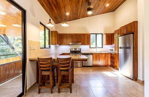 Garabito Maison | Private and Cozy 2 bedroom Home