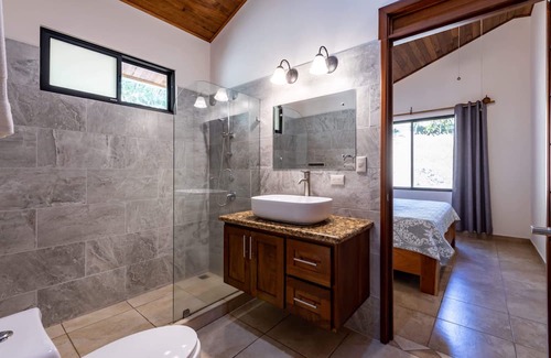 Garabito Maison | Private and Cozy 2 bedroom Home