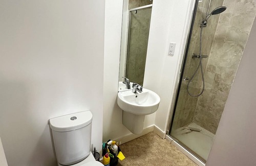 Loughton Maison | A comfortable room with ensuite