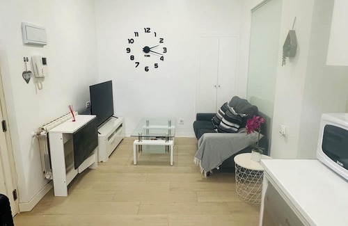 Ibiza Appartement | Acogedor apartamento Frente al Parque del Retiro, excelente zona