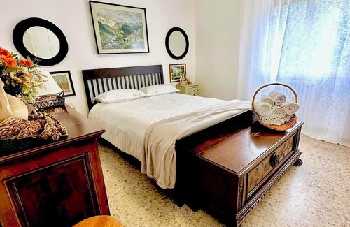 Malgrate Appartement | Cozy rustic apartment with candlelights & mountain/lake views!