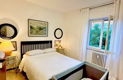 Malgrate Appartement | Cozy rustic apartment with candlelights & mountain/lake views!