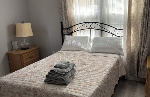 Weequahic Appartement | Superb 2-bedroom apartment in charming Newark with AC, WiFi, dresser