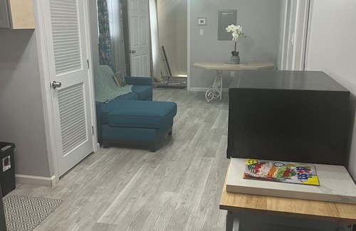 Weequahic Appartement | Superb 2-bedroom apartment in charming Newark with AC, WiFi, dresser
