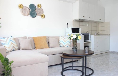 Kavala Appartement | Side Beach Apartment — 5 min from the beach!