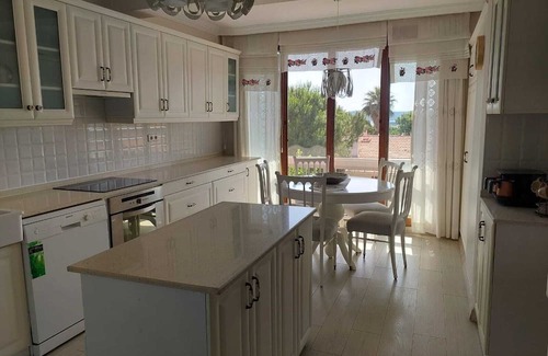 Ildır Koyu Maison | 4-bedroom villa for 9-Guest in gorgeous Sifne Cesme with WiFi