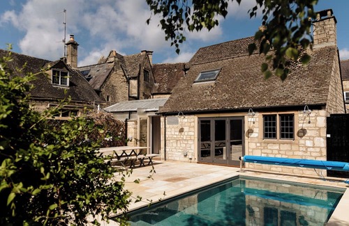 Painswick Maison | This house is a 5 bedroom(s), 5 bathrooms, located in Cotswolds, .