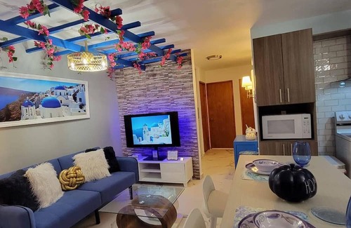 Cerro Gordo Appartement | Villa Santorini Cozy 3-bedroom apartment in welcoming Bayamon with AC, WiFi