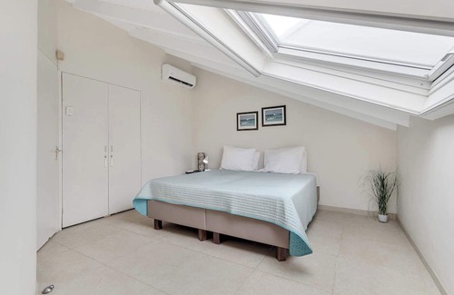 Belnem Appartement | Belmar 18 a 3 bedroom oceanfront apartment fully AC