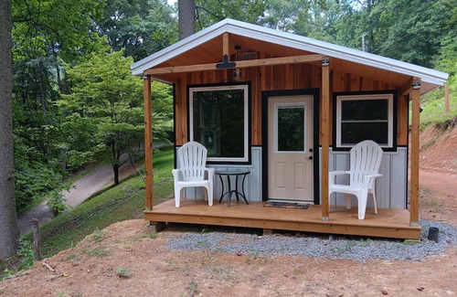 Lynn Garden Cabine | RECONNECT to nature with cozy cabin near Church Hill, TN