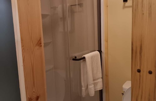 Lynn Garden Cabine | RECONNECT to nature with cozy cabin near Church Hill, TN