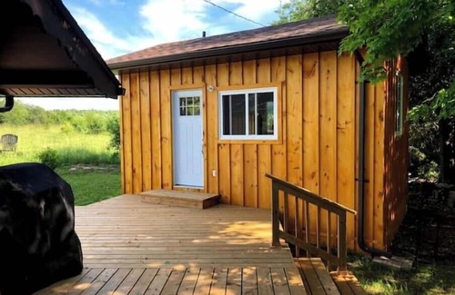 Grey Highlands Chalet De Ski | Private 5 Acre Chalet with Bunkie & Sauna - Rated 4.9 with 100 Reviews on Airb&b