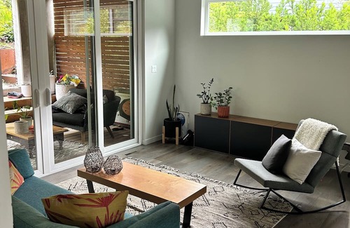 Squamish Maison | Modern bright home, epic views, family friendly