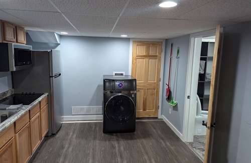 Kearney Maison | Cozy 1-bedroom Basement Apartment in Kearney walking distance to downtown!