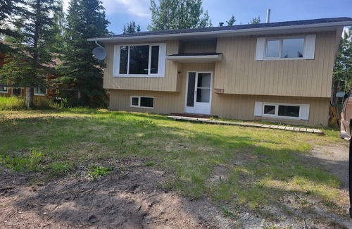 Haines Junction Maison | Comfy Room in Haines Junctionn