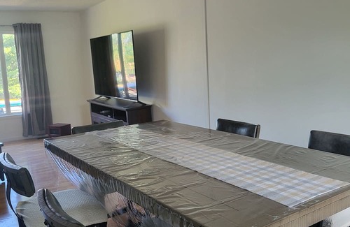 Haines Junction Maison | Comfy Room in Haines Junctionn