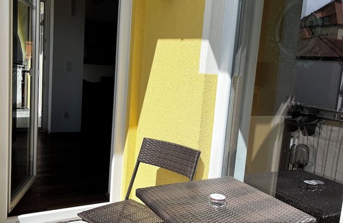 Tutzing Appartement | Helle und Gemütliche 3-zimmer Dachgeschosswohnung in Seenähe