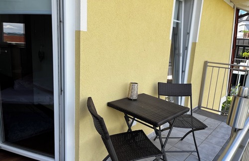 Tutzing Appartement | Helle und Gemütliche 3-zimmer Dachgeschosswohnung in Seenähe