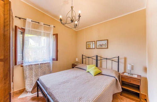 Casal Velino Villa | Local Stone Cottage With Shared Pool