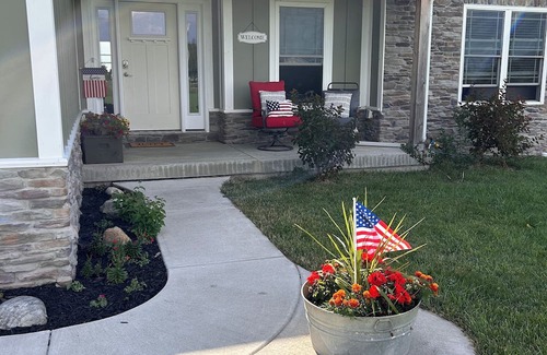 Perrysburg Maison | Country Home with all of the extras!