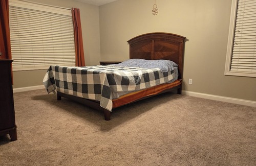 Orange Prairie Maison | Charming 3-bed Rm house with AC and WiFi in a quiet Dunlap N Peoria neighborhood