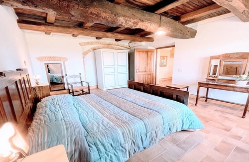 Poreta Autre | Beautiful Exclusive Pool villa - Close to Spoleto bar shops + restaurants (13)