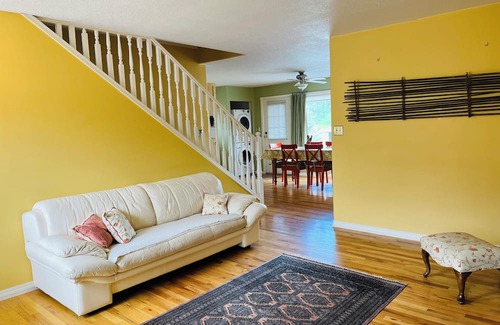 Regional District of Kitimat-Stikine Maison | Riverfront heritage home in the heart of Hazelton