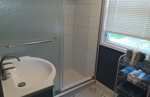 Waterloo Maison | Charming 3-bedroom house in beautiful Waterloo with WiFi, AC. Near many wineries