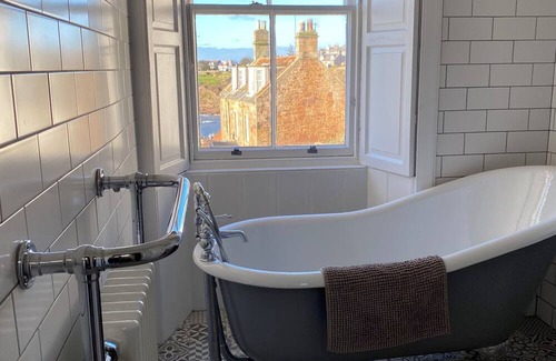 Crail Maison | Fabulous holiday home by the sea in ancient Crail