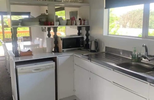 Cooks Beach Maison | Hosts on the Coast Holidays on Hardy