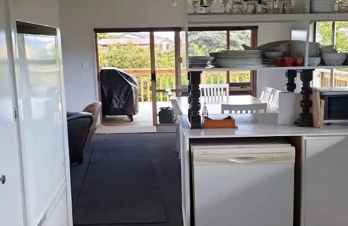 Cooks Beach Maison | Hosts on the Coast Holidays on Hardy