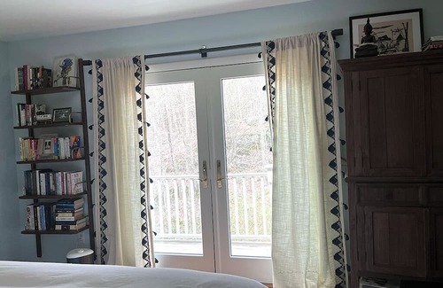 Roxbury Maison | Cheerful 4 Bedroom Country Home w/Pool on 3.5 acres. Near cute towns & hiking!