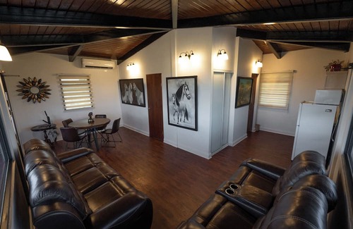 Vega Alta Maison | Entire Place W/Private Bar, Jacuzzi, Pool table & Scenic View.