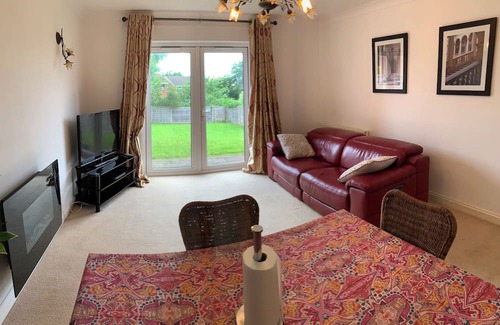 Acresford Maison | Coventry Charm - Spacious 3 Bedroom House
