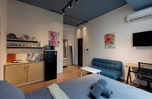 Phu Nhuan Appartement | Tranquil "Amable Home" 7 minutes to Airport & Center / Free Laundry, Fast Wifi