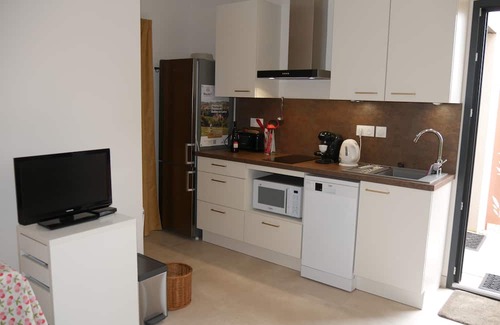 Barizey Appartement | Grand Studio Chaleureux Avec Jardin, au Coeur des Vignobles de Mercurey