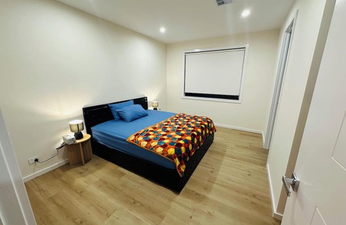 Plumpton Maison | Brand New 4 x Bedroom Spacious Holiday Home in Melbourne West