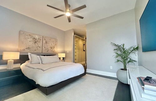 South Side Slopes Maison | The Josephine Villa | Elevator | Panoramic Views