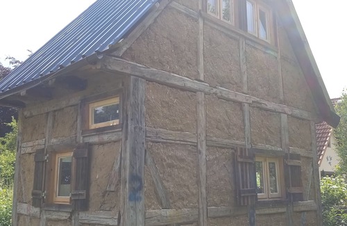 Kletzin Cabine | Tiny-house aus Holz und Lehm mit Eigenem Gartenbereich