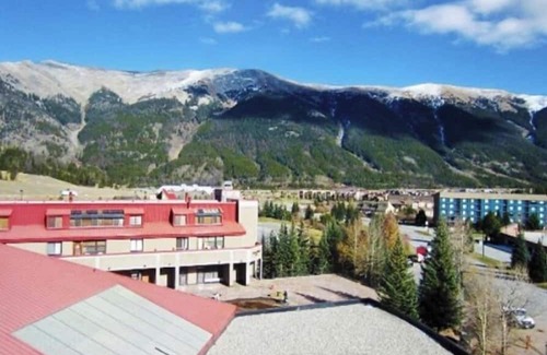 Copper Mountain Station Balnéaire | Luxury one bedroom and one bathroom unit with full amenities