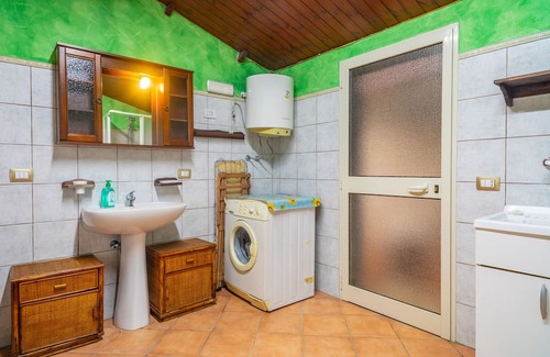San Giorgio-Librino-San Giuseppe la Rena-Zia Lisa-Villaggio Sant'Agata Chalet De Ski | Chalet 'Vaccarizzo Beach Garden' with Private Terrace, Wi-Fi and Air Conditioning